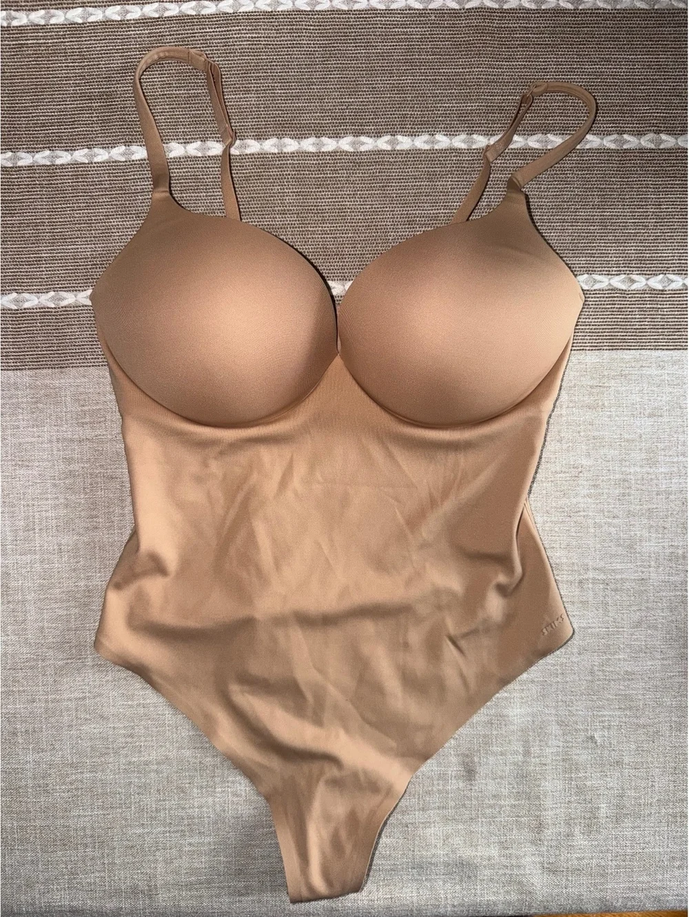 Skims Ultimate Push-Up Thong Bodysuit - Clay, Size Large